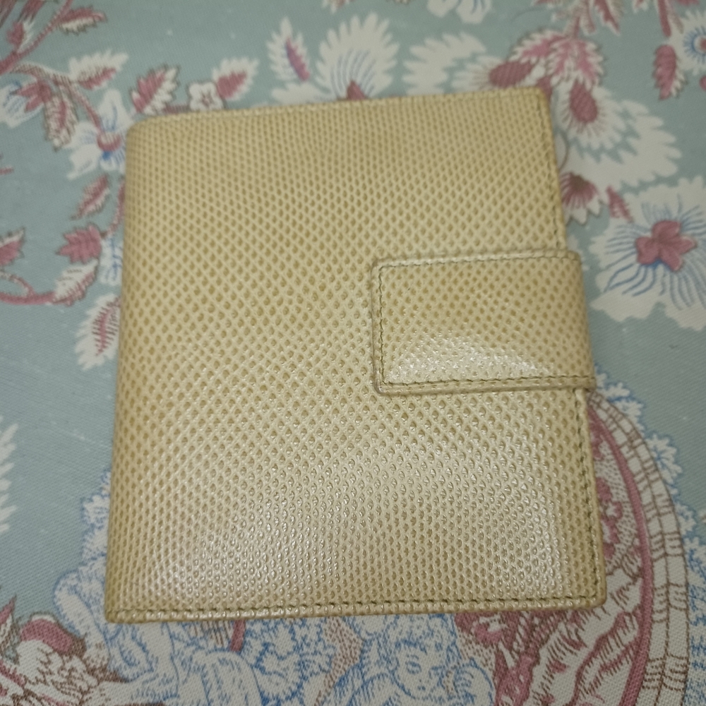 Gucci Bifold GG Marmont Wallet - Picture 2 of 12